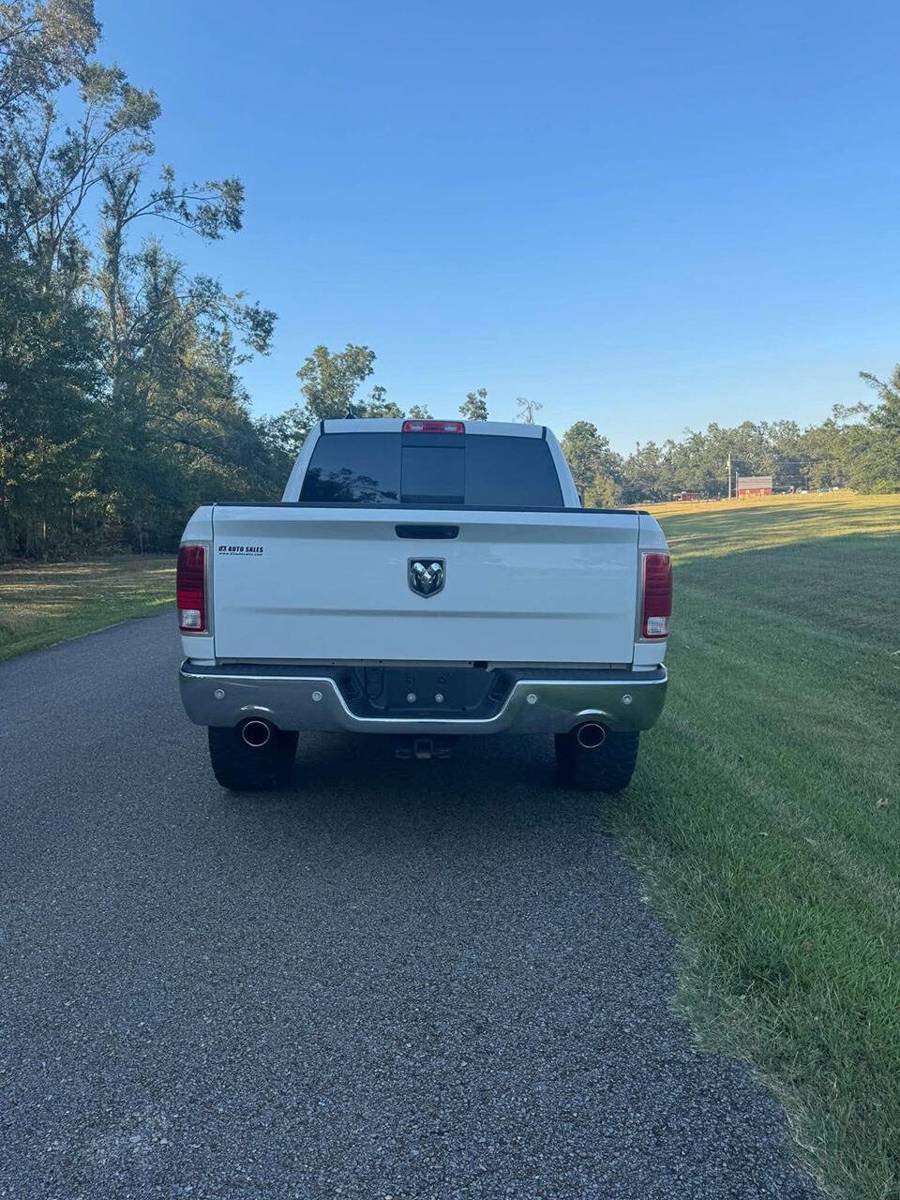 Used 2017 RAM 1500 Laramie w/ Convenience Group AWD/4WD image 7