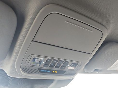 Used 2020 Ford Explorer XLT w/ Equipment Group 202A image 34