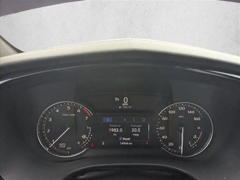 Used 2024 Cadillac XT5 Luxury FWD image 9