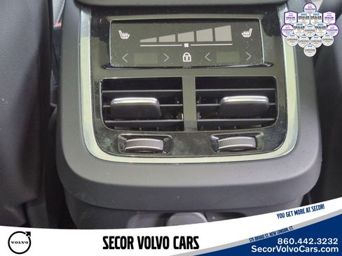 Used 2023 Volvo XC90 B6 Ultimate w/ Protection Package Premier AWD/4WD image 17