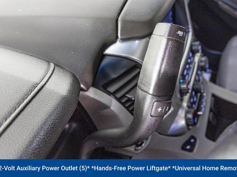 Used 2020 Chevrolet Suburban LT image 23