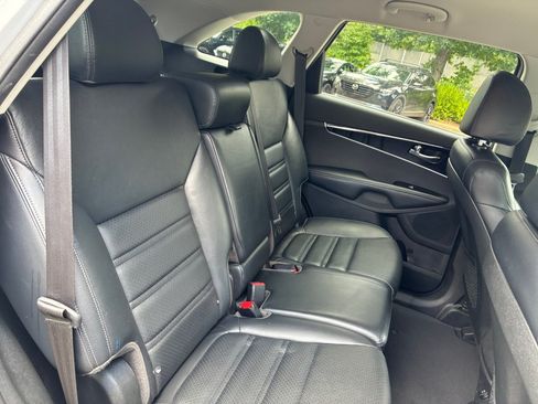 Used 2019 Kia Sorento EX FWD image 33