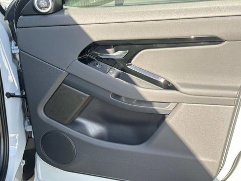 Used 2026 Land Rover Range Rover Evoque S image 19