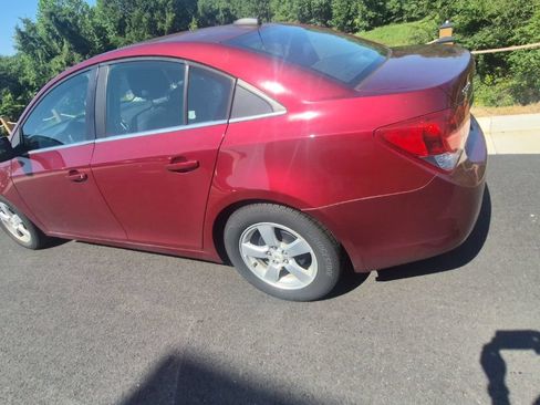 Used 2015 Chevrolet Cruze LT w/ Technology Package FWD image 5