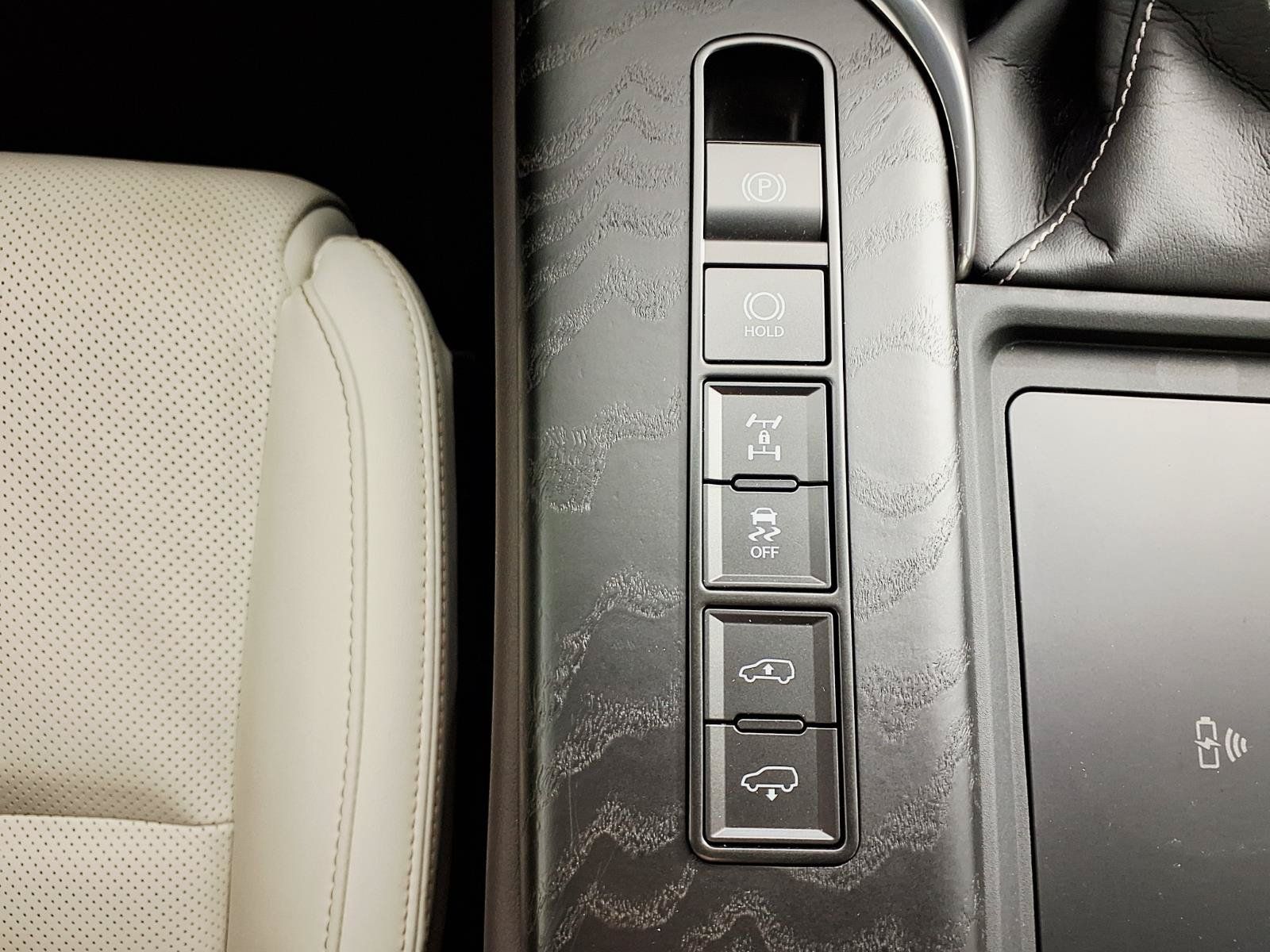 Used 2026 Lexus LX 600 4WD w/ Luxury Package image 22
