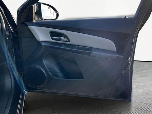 Used 2014 Chevrolet Cruze LT image 24