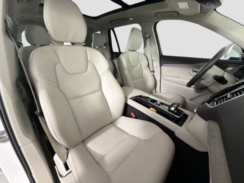 Certified 2023 Volvo XC90 B5 Plus w/ Protection Package AWD/4WD image 29