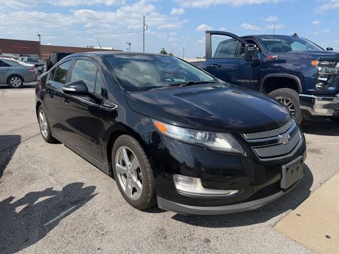 Used 2013 Chevrolet Volt Premium w/ Premium Trim Package FWD image 2