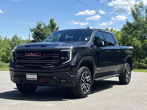 Used 2024 GMC Sierra 1500 AT4 w/ Technology Package AWD/4WD image 3
