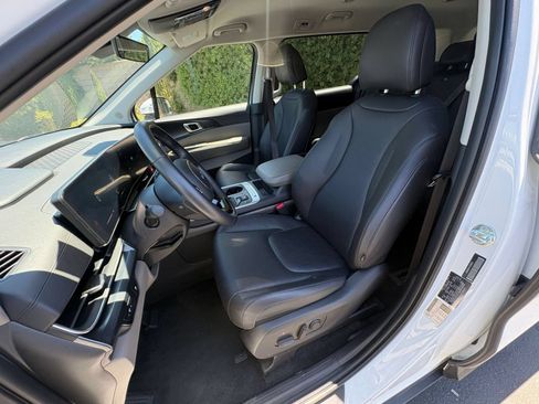 Used 2026 Kia Carnival FWD image 39