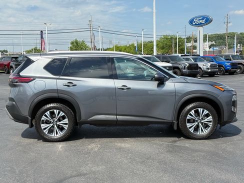 Used 2021 Nissan Rogue SV w/ Premium Package AWD/4WD image 3