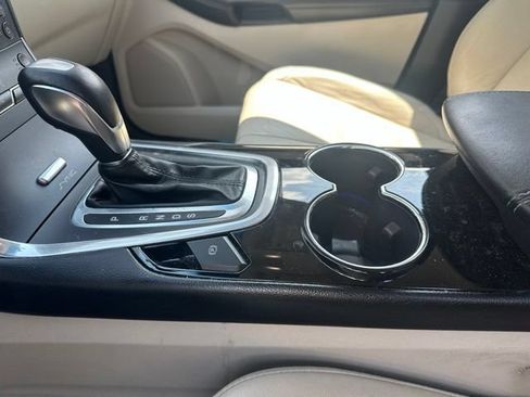 Used 2017 Ford Edge Titanium w/ Technology Package FWD image 11