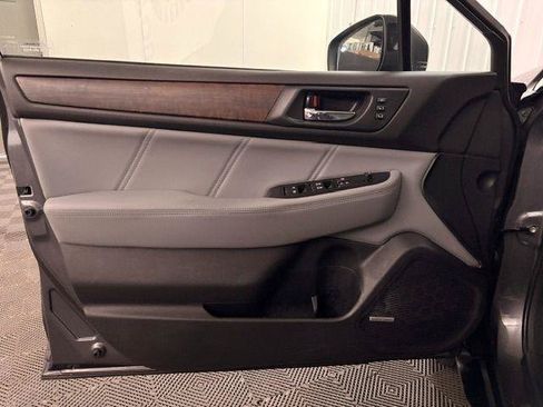 Used 2019 Subaru Outback 2.5i Limited AWD/4WD image 6