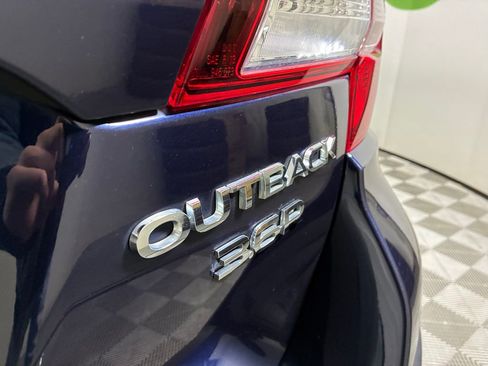 Used 2018 Subaru Outback 3.6R Touring w/ Popular Package #3 image 25