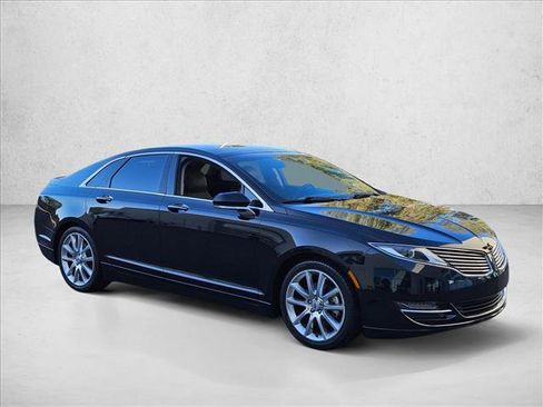 Used 2016 Lincoln MKZ w/ Technology Package image 3