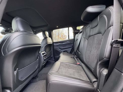 New 2025 Jeep Grand Cherokee 4WD image 15