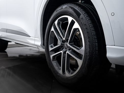 New 2025 Audi Q5 Premium Plus image 22