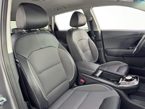 Used 2022 Kia Niro EX w/ Cold Weather Package image 35