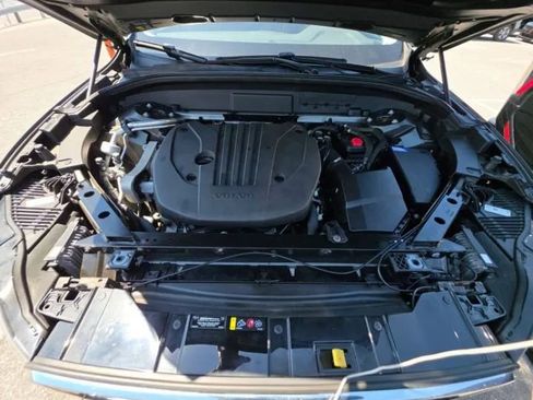 Used 2022 Volvo XC60 B5 Momentum AWD/4WD image 5