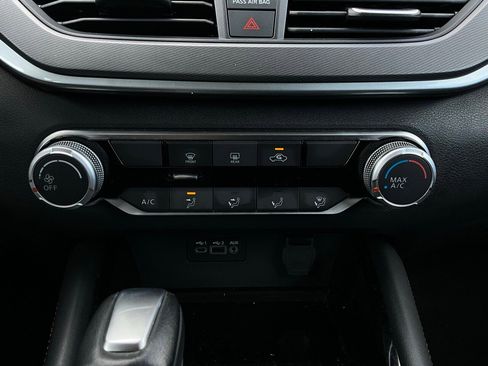 Used 2025 Nissan Altima 2.5 SR image 27