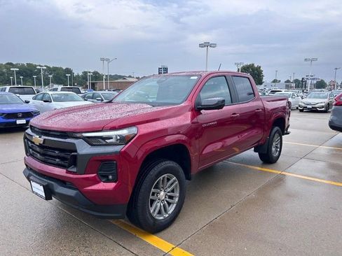 Used 2024 Chevrolet Colorado LT w/ LT Convenience Package III image 6
