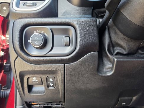 Used 2020 RAM 1500 Big Horn RWD image 22