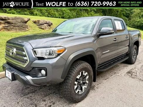 Used 2017 Toyota Tacoma TRD Off-Road w/ Tow Package (A/T) AWD/4WD image 1
