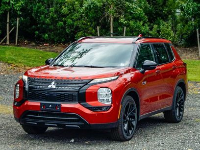 New 2025 Mitsubishi Outlander 4WD Plug-In Hybrid