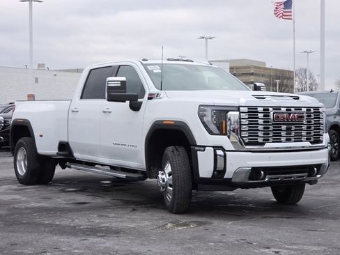 New 2026 GMC Sierra 3500 Denali w/ Denali Reserve Package image 23