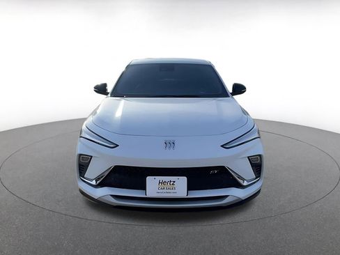 Used 2025 Buick Envista Sport Touring image 4