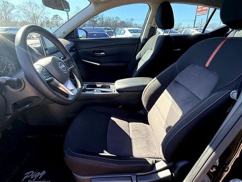 Used 2025 Nissan Sentra SR w/ Midnight Edition image 14