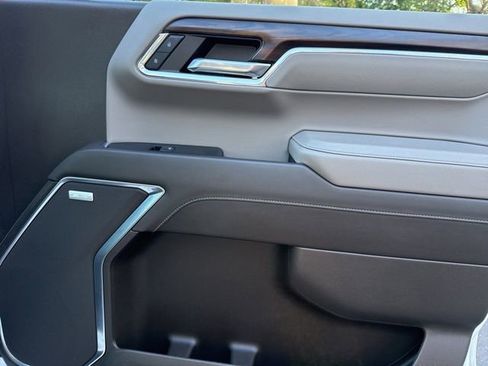 Used 2023 GMC Sierra 1500 SLT image 30