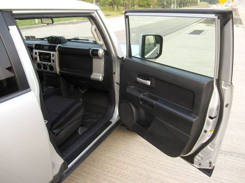 Used 2008 Toyota FJ Cruiser 4WD w/ Convenience Pkg image 23