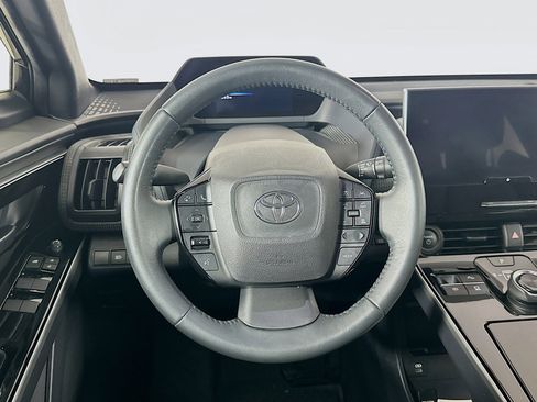 Used 2023 Toyota bZ4X AWD image 18