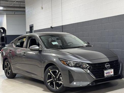 New 2025 Nissan Sentra SV image 2