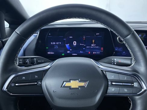 Certified 2024 Chevrolet Equinox EV LT FWD image 3