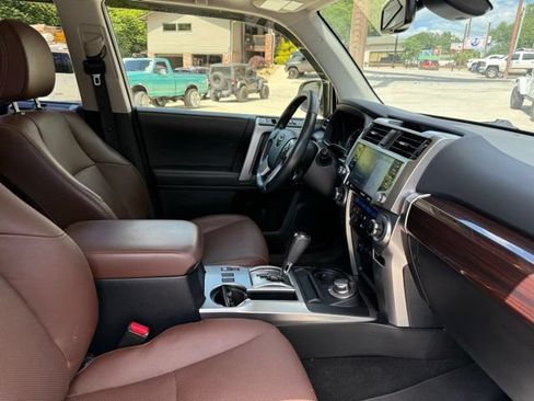 Used 2023 Toyota 4Runner Limited AWD/4WD image 91