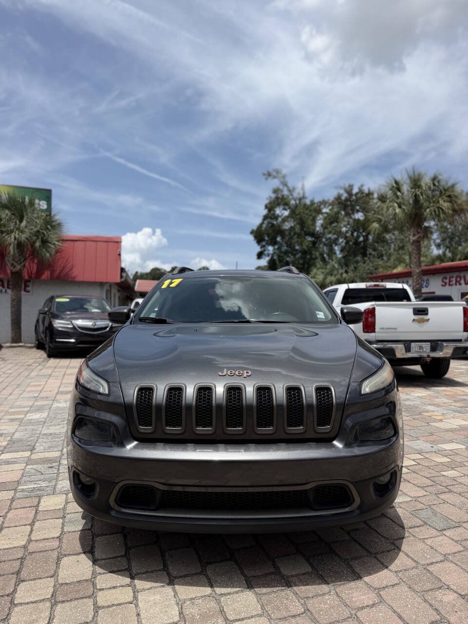 Used 2017 Jeep Cherokee 75th Anniversary FWD image 2