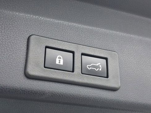 Used 2022 Subaru Ascent Limited w/ Technology Package image 30