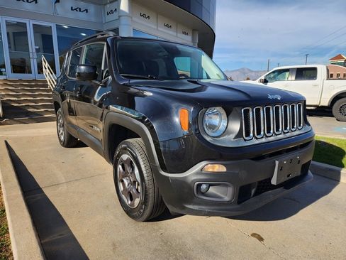 Used 2016 Jeep Renegade Latitude image 3