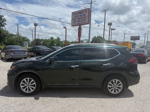 Used 2018 Nissan Rogue SV w/ Sun & Sound Touring Package FWD image 8