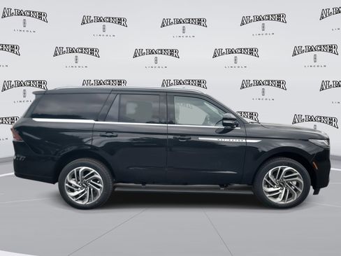 New 2026 Lincoln Navigator Reserve image 9