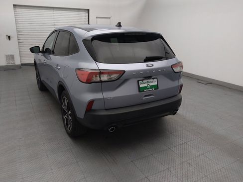 Used 2022 Ford Escape SE w/ SE Sport Appearance Package FWD image 6