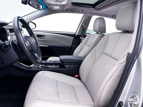 Used 2013 Toyota Avalon Limited w/ Technology Pkg FWD image 15