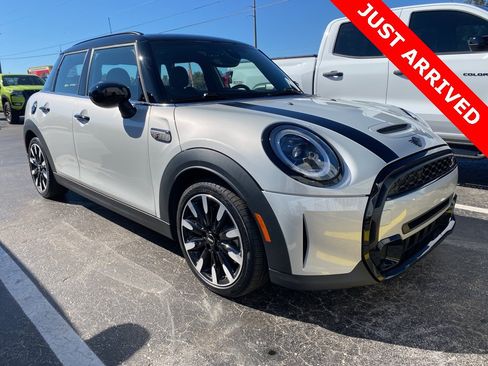 Used 2023 MINI Cooper S image 1