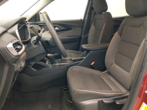 Used 2021 Chevrolet TrailBlazer LS FWD image 17