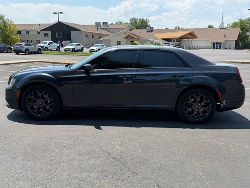Used 2019 Chrysler 300 S AWD/4WD image 9