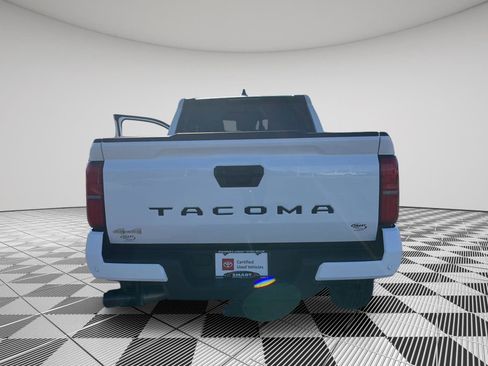 Used 2025 Toyota Tacoma SR5 image 6