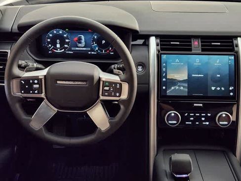 New 2026 Land Rover Discovery S AWD/4WD image 26