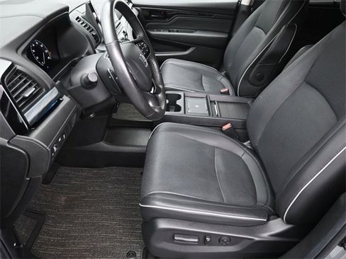 Used 2025 Honda Odyssey Elite image 17
